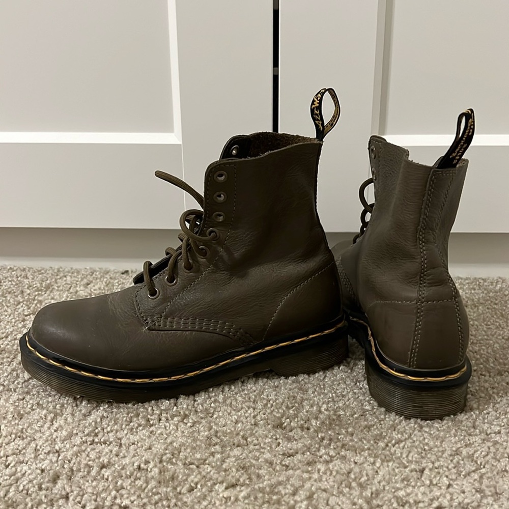 Dr Martens Pascal Size 6 Army Green